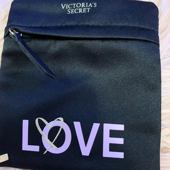 Victoria secret necklace - Picture 2 of 8